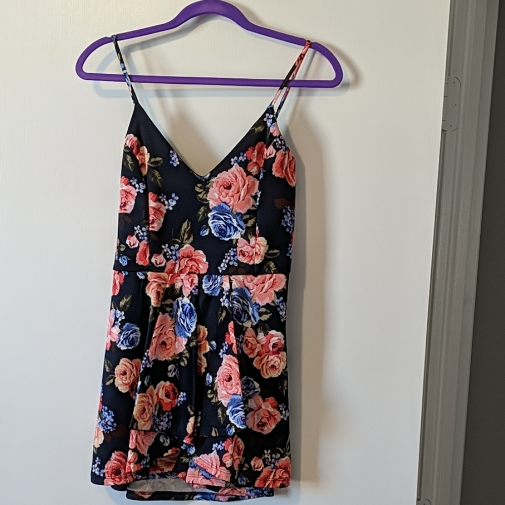 Romper - Picture 1 of 4